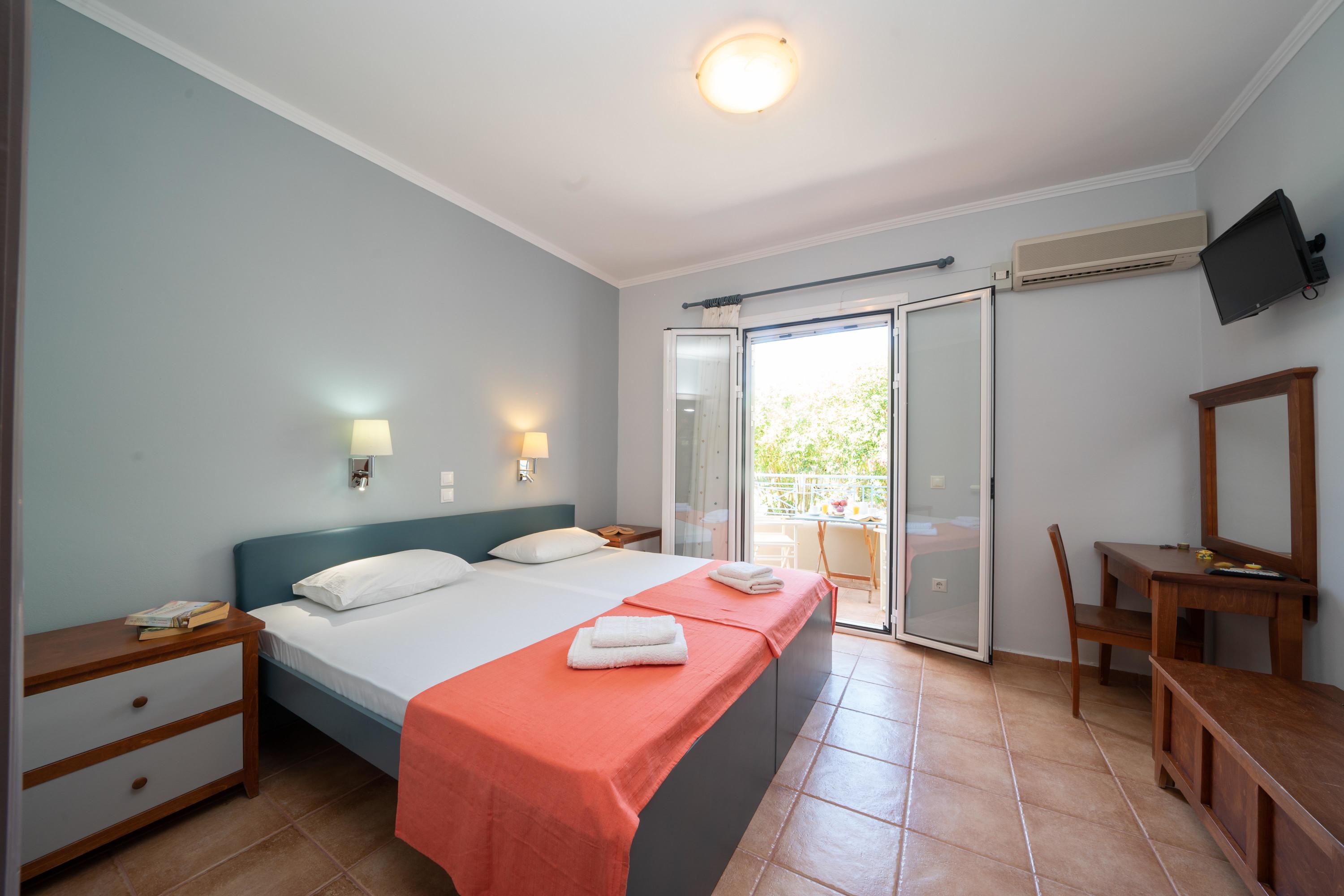 Aggelina S Apartments Xi Beach Exterior photo